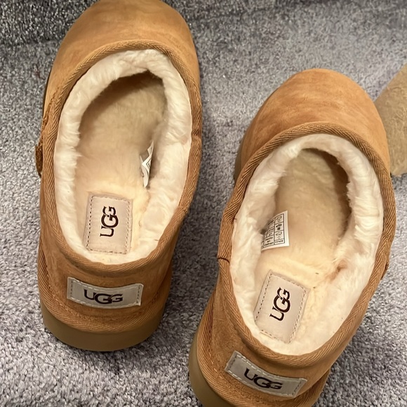 Brand New Never Worn Mens Ugg Slippers - Picture 6 of 7